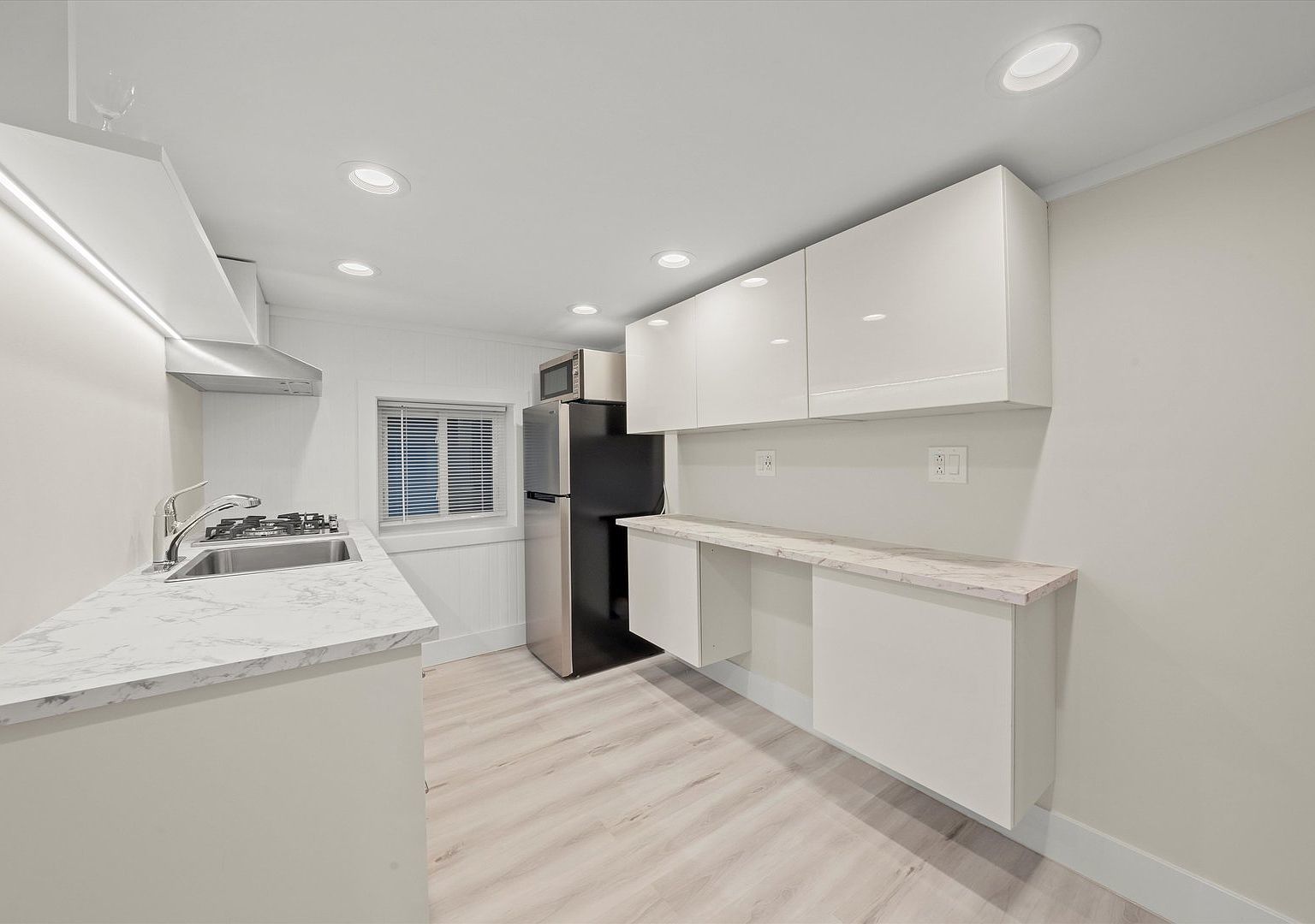 1025 West 31st Place, Unit G Chicago, IL 60608 - Photo 3 of 12