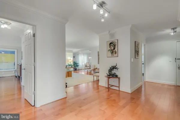 $3,700 | 8340 Greensboro Drive, Unit 512, McLean, VA 22102