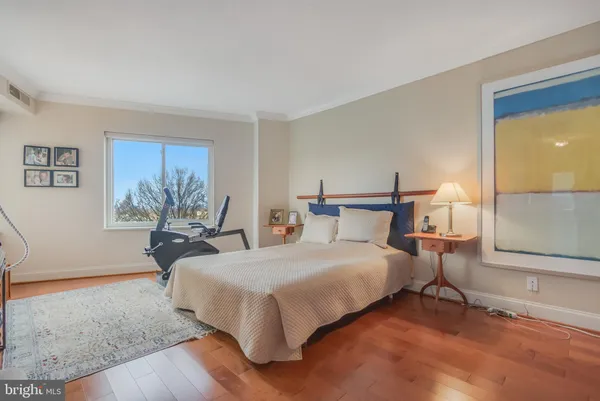 $3,700 | 8340 Greensboro Drive, Unit 512, McLean, VA 22102