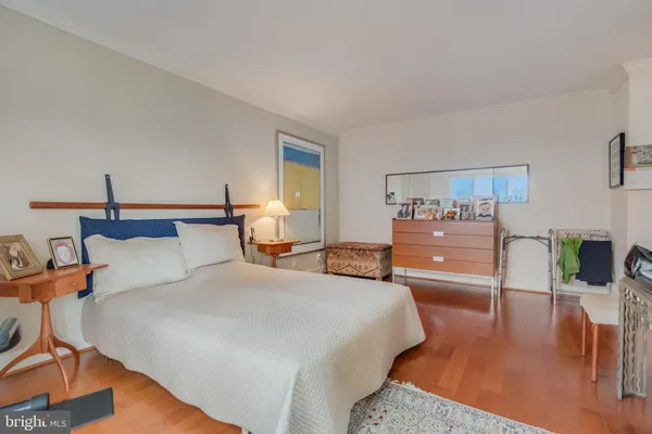 $3,700 | 8340 Greensboro Drive, Unit 512, McLean, VA 22102