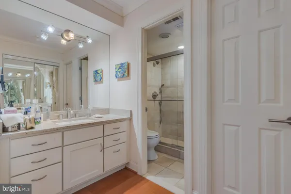 $3,700 | 8340 Greensboro Drive, Unit 512, McLean, VA 22102