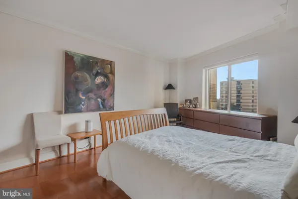 $3,700 | 8340 Greensboro Drive, Unit 512, McLean, VA 22102