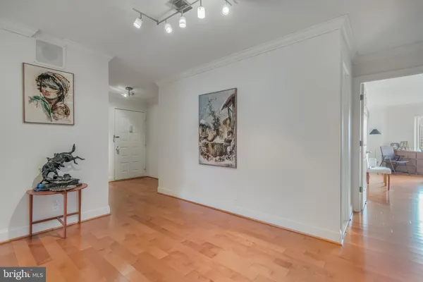 $3,700 | 8340 Greensboro Drive, Unit 512, McLean, VA 22102