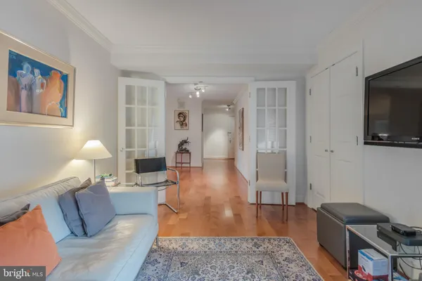 $3,700 | 8340 Greensboro Drive, Unit 512, McLean, VA 22102