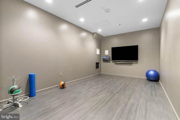 $3,700 | 8340 Greensboro Drive, Unit 512, McLean, VA 22102