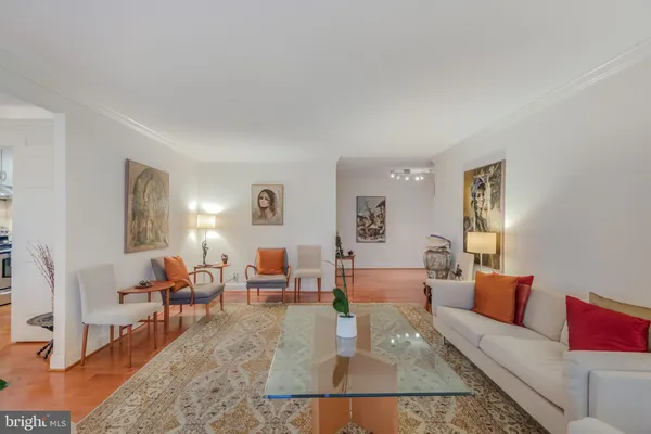 $3,700 | 8340 Greensboro Drive, Unit 512, McLean, VA 22102