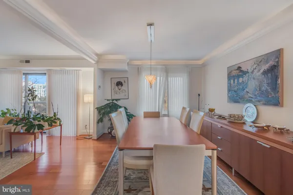 $3,700 | 8340 Greensboro Drive, Unit 512, McLean, VA 22102