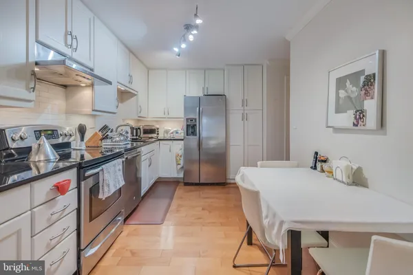 $3,700 | 8340 Greensboro Drive, Unit 512, McLean, VA 22102