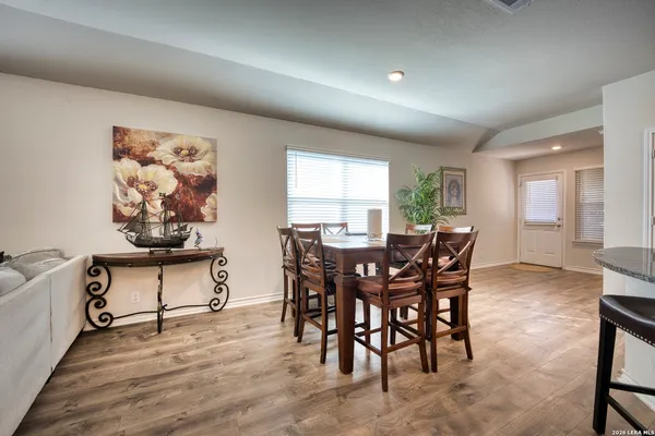 $2,200 | 6827 Kingsley Edge, San Antonio, TX 78252