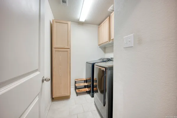 $2,200 | 6827 Kingsley Edge, San Antonio, TX 78252