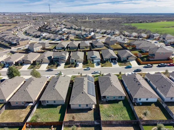 $2,200 | 6827 Kingsley Edge, San Antonio, TX 78252