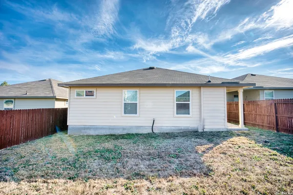 $2,200 | 6827 Kingsley Edge, San Antonio, TX 78252