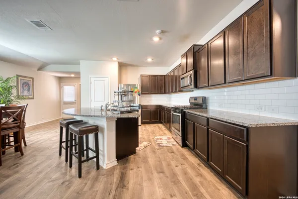 $2,200 | 6827 Kingsley Edge, San Antonio, TX 78252