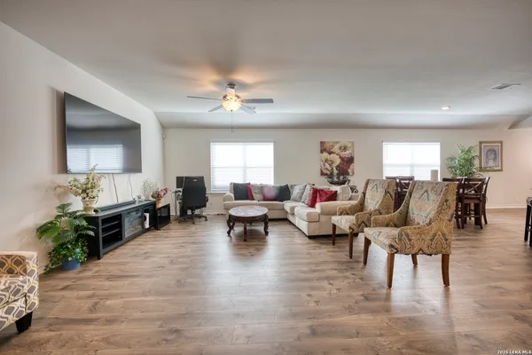 $2,200 | 6827 Kingsley Edge, San Antonio, TX 78252