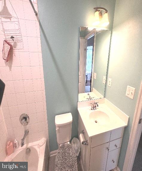 212 Landing Drive Fredericksburg, VA 22405 - Photo 28 of 42 a bathroom with a sink toilet and shower