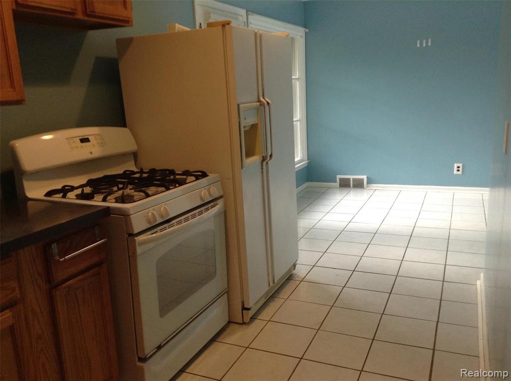 21101 Greenview Road Southfield, MI 48075 - Photo 11 of 28