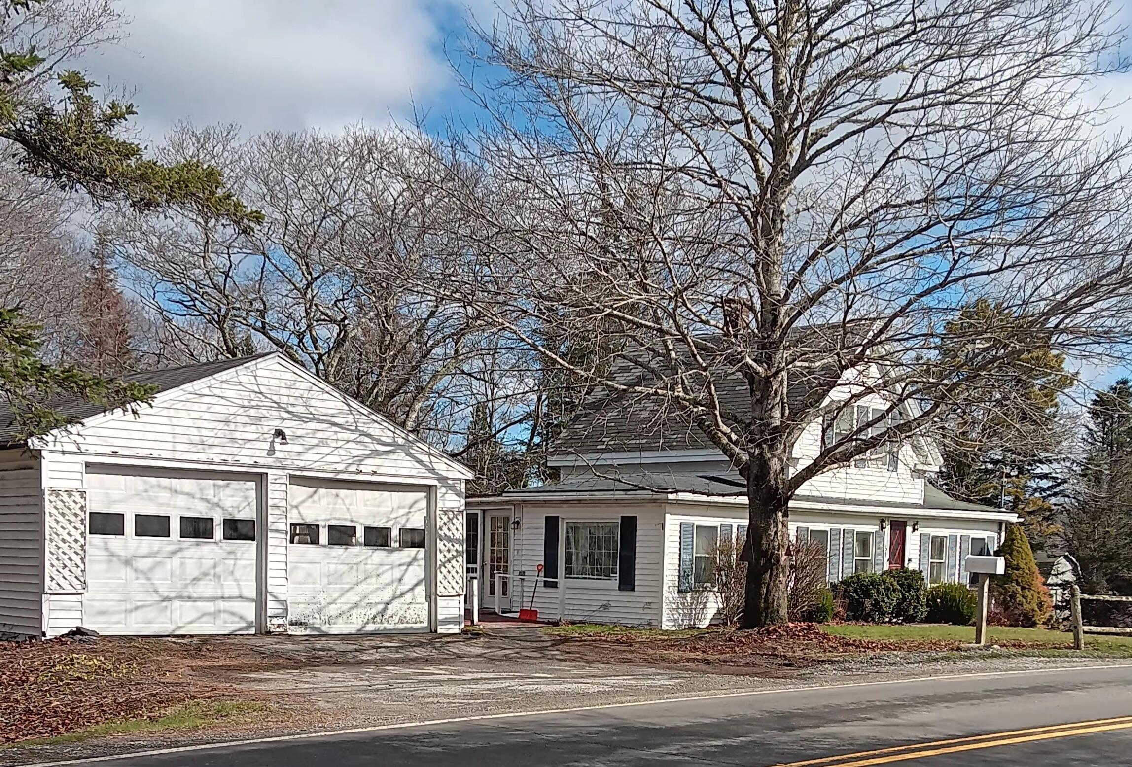 67 Huddle Road Bristol, ME 04554 - Photo 2 of 23 20250414_092121