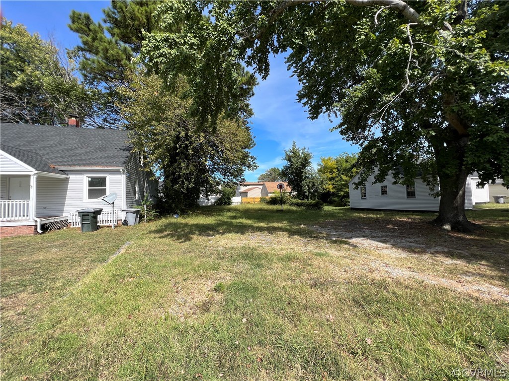 17 Henry Street Hampton, VA 23669 - Photo 2 of 7 Gallery Image 2