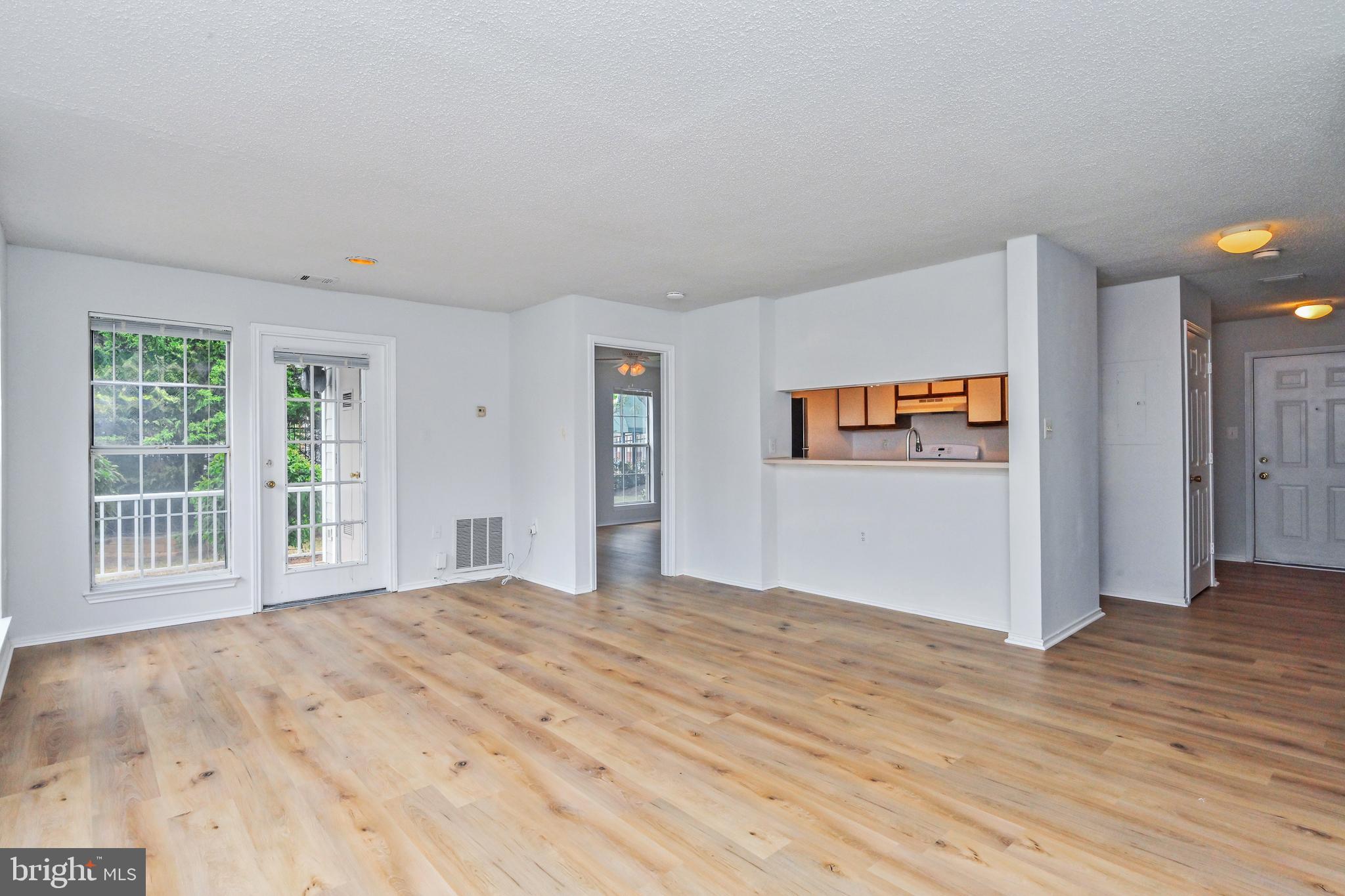 21023 Timber Ridge Terrace, Unit 102 Ashburn, VA 20147 - Photo 4 of 26