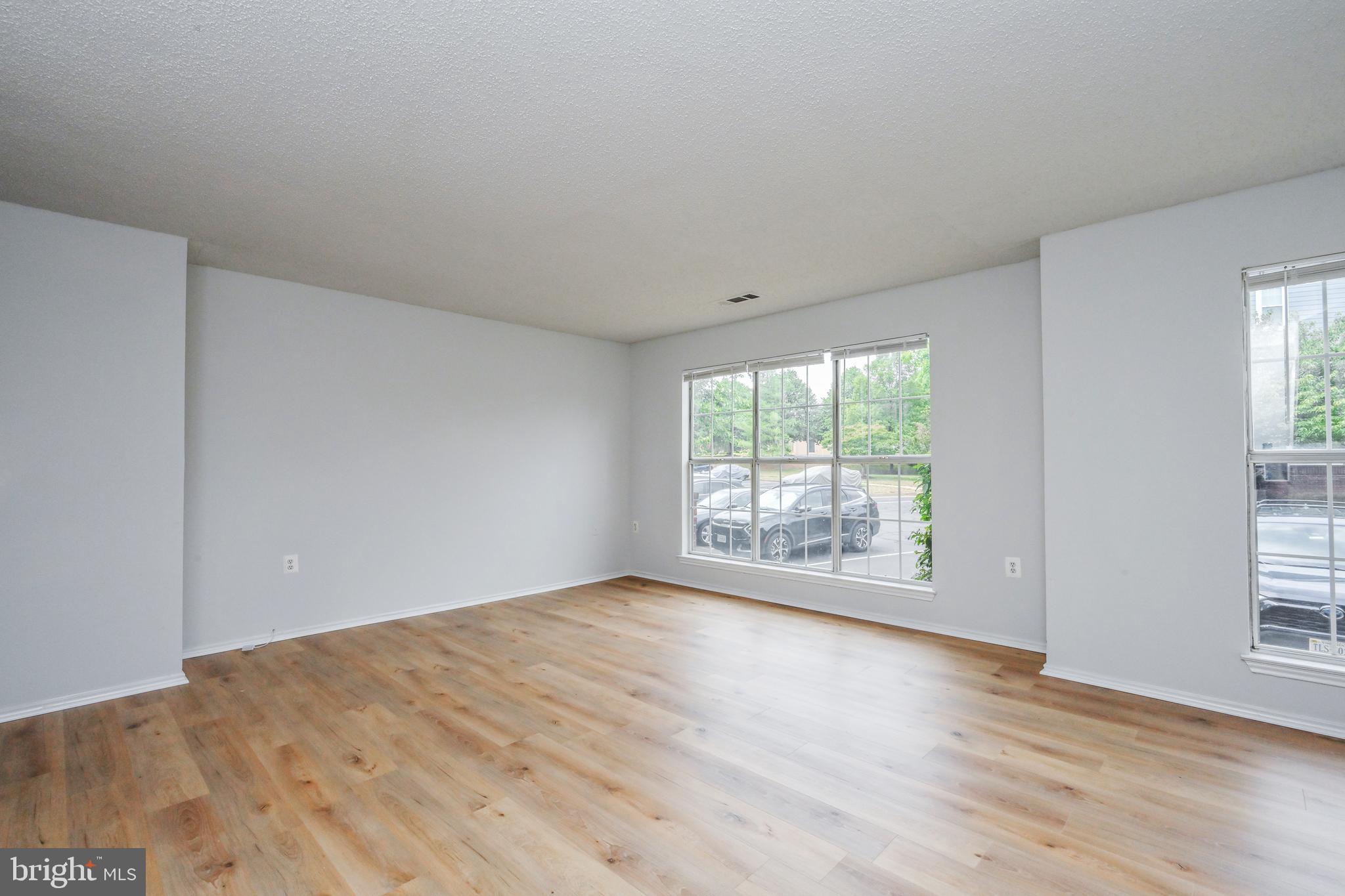21023 Timber Ridge Terrace, Unit 102 Ashburn, VA 20147 - Photo 6 of 26