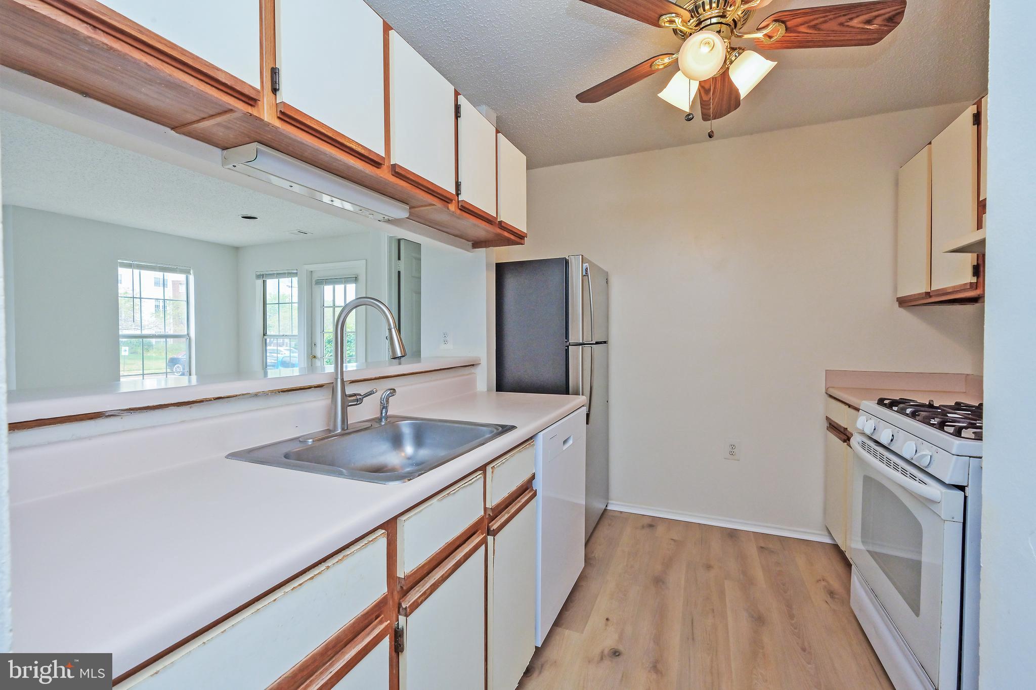 21023 Timber Ridge Terrace, Unit 102 Ashburn, VA 20147 - Photo 8 of 26