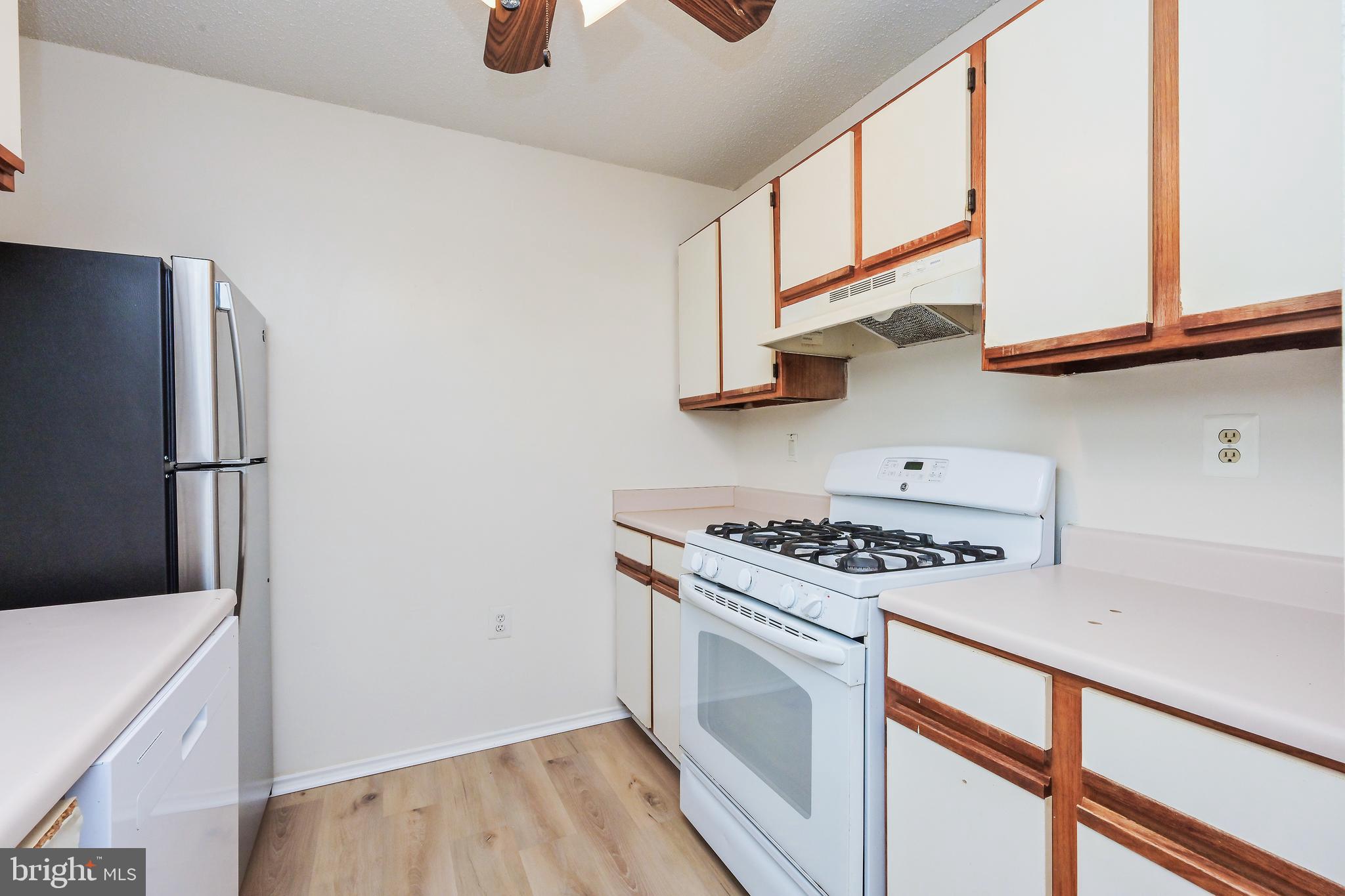 21023 Timber Ridge Terrace, Unit 102 Ashburn, VA 20147 - Photo 9 of 26