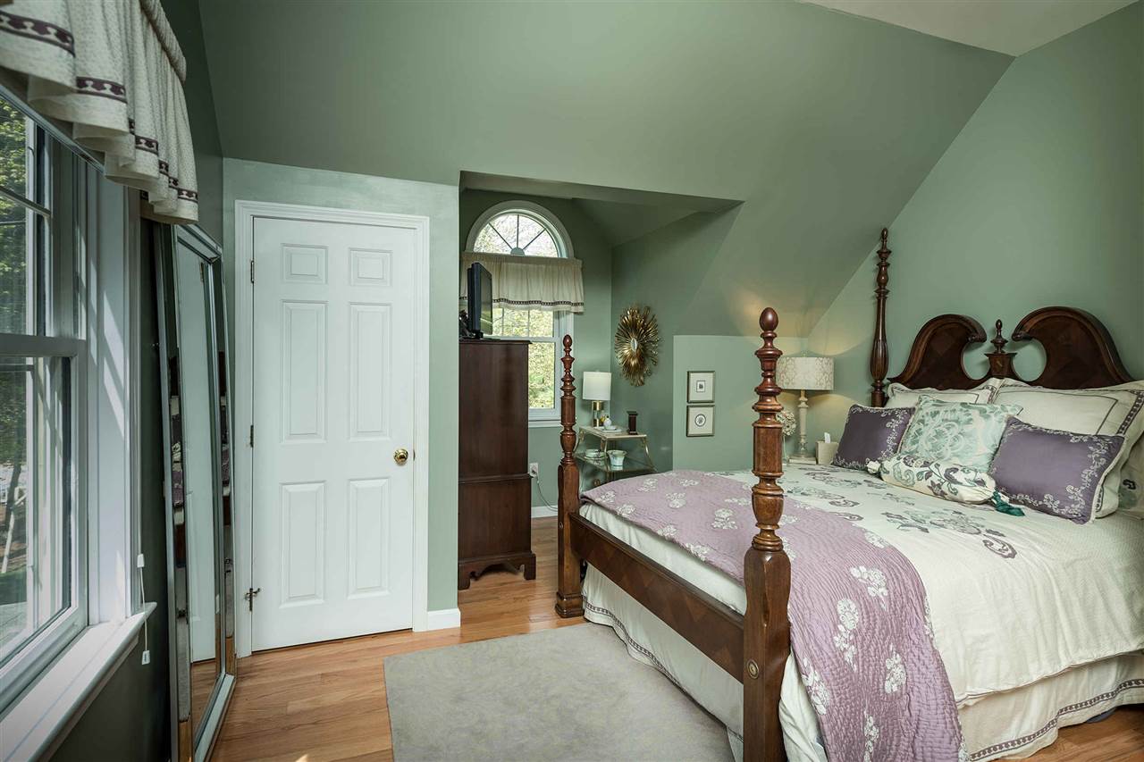 151 Shore Road York, ME 03902 - Photo 17 of 21 Gallery Image 17