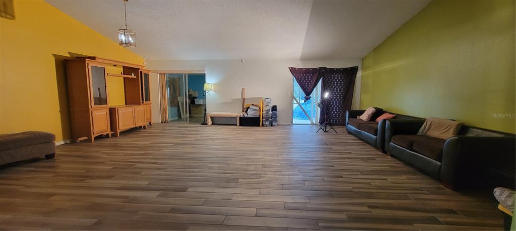 4015 Bianca Street Sebring, FL 33872 - Photo 2 of 25