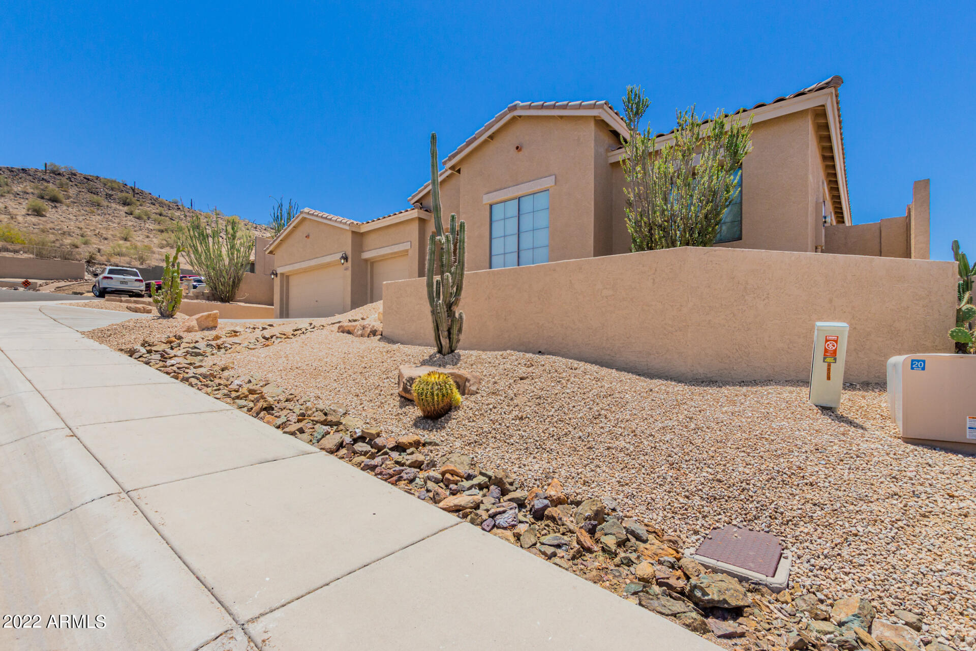 6205 West Bajada Road Phoenix, AZ 85083 - Photo 2 of 20 0005-05-Bajada