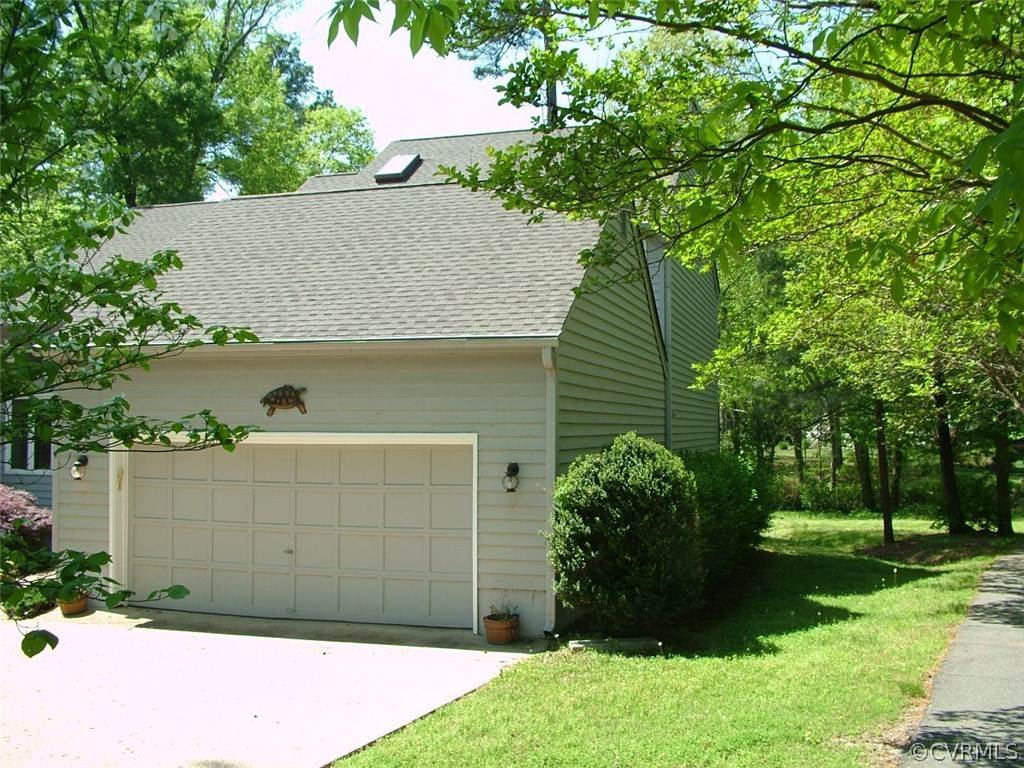 5721 Long Cove Road Midlothian, VA 23112 - Photo 4 of 42 a view of a backyard