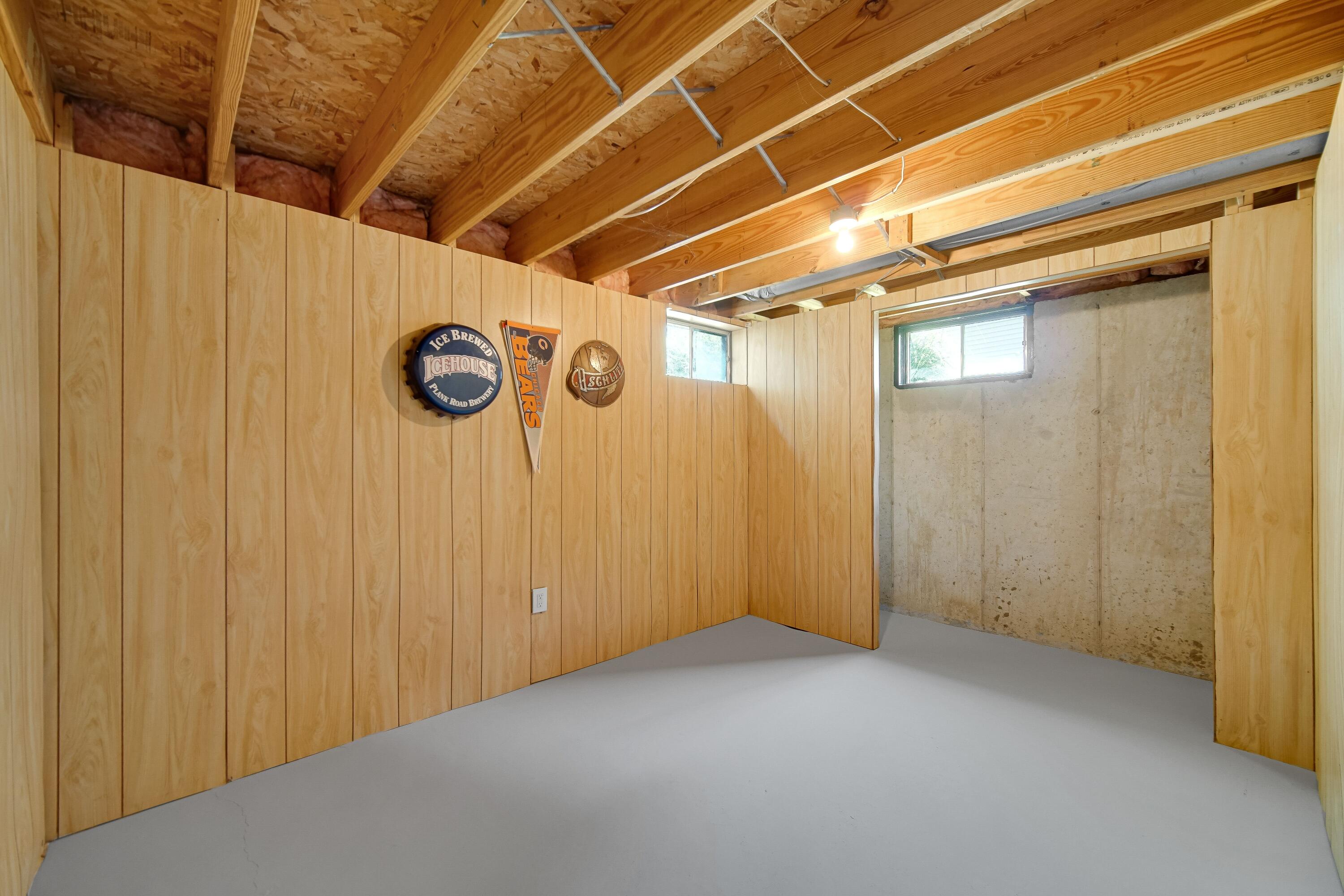 4000 Willowood Court Crown Point, IN 46307 - Photo 17 of 20 a view of an empty room