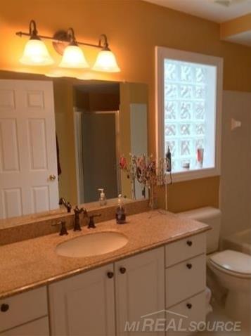 343 Jonathan Drive Rochester, MI 48307 - Photo 15 of 22 31250687-14.JPG