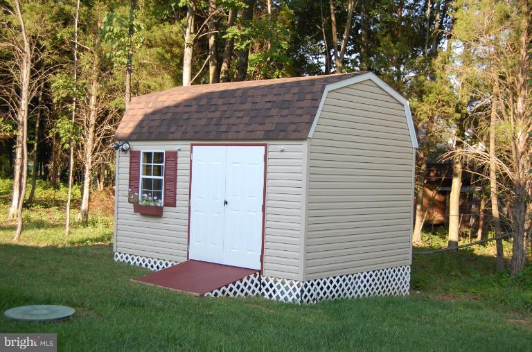 5621 Old Bust Head Road Broad Run, VA 20137 - Photo 11 of 30 Exterior (General)