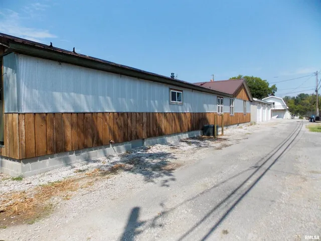 $365,400 | 223 North Broadway, Unit 215, Centralia, IL 62801