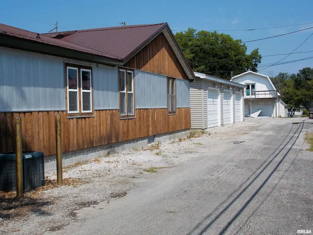 $365,400 | 223 North Broadway, Unit 215, Centralia, IL 62801