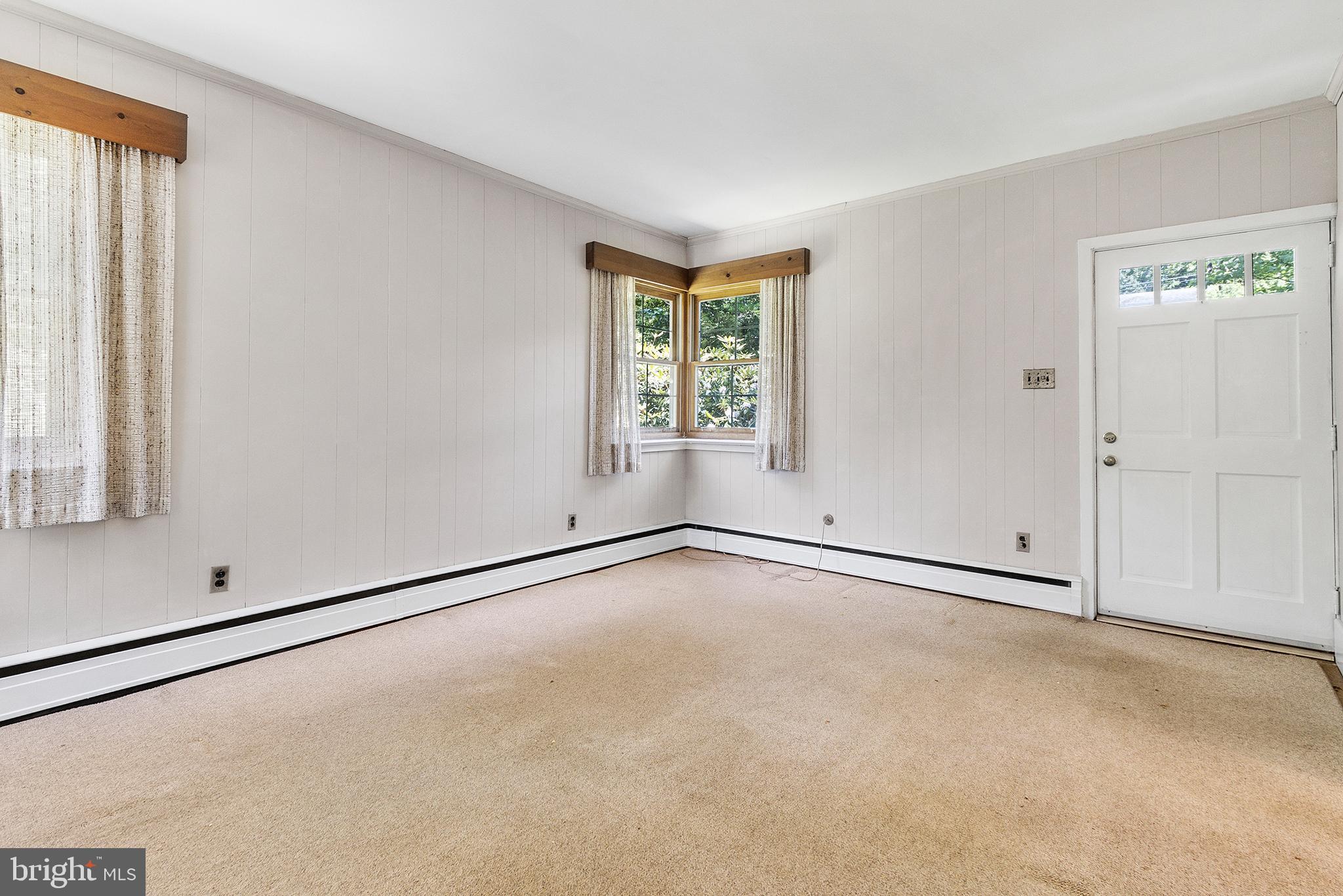 912 Rydal Road Jenkintown, PA 19046 - Photo 19 of 33 Guest House Living Room