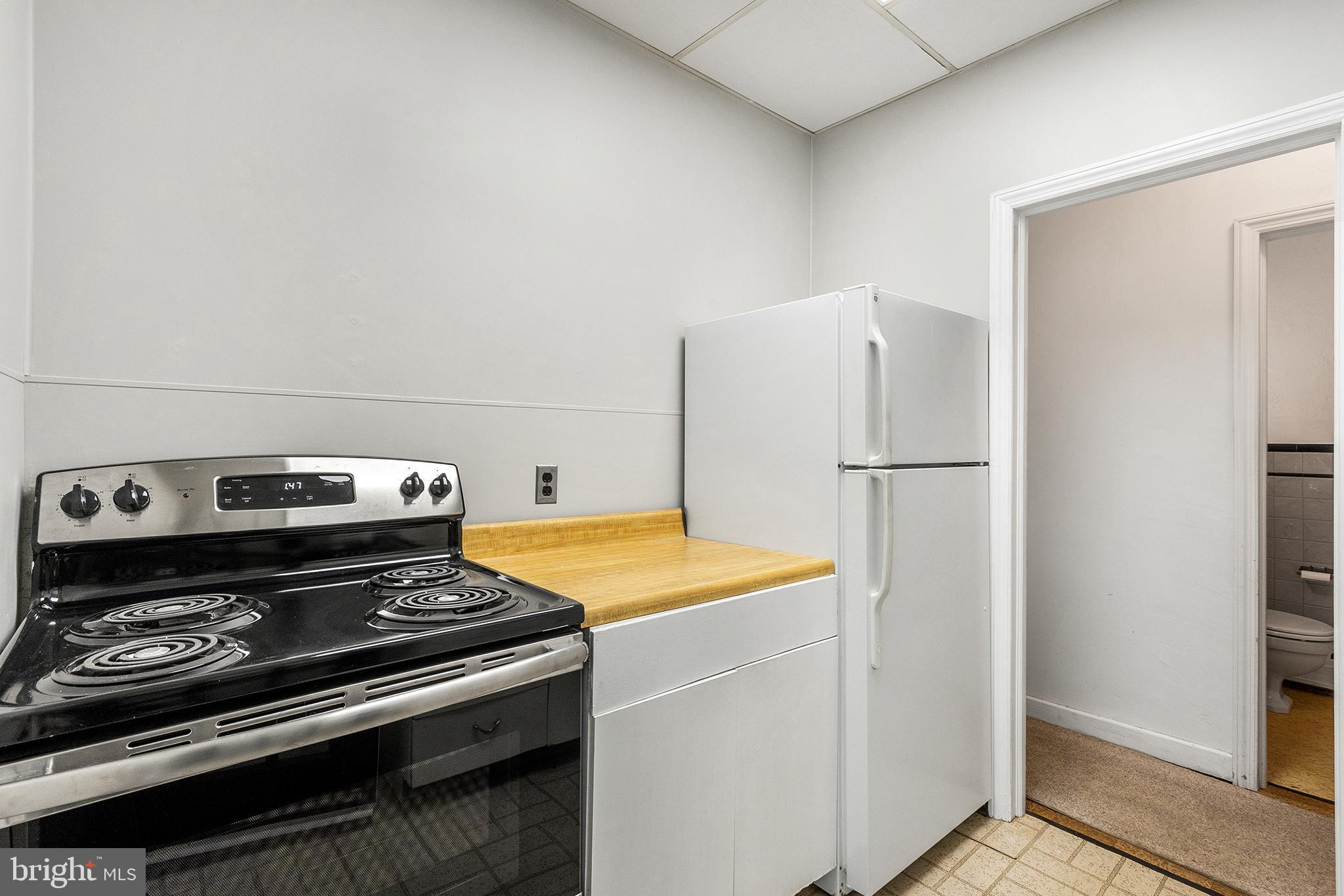 912 Rydal Road Jenkintown, PA 19046 - Photo 20 of 33 Guest House Kitchen