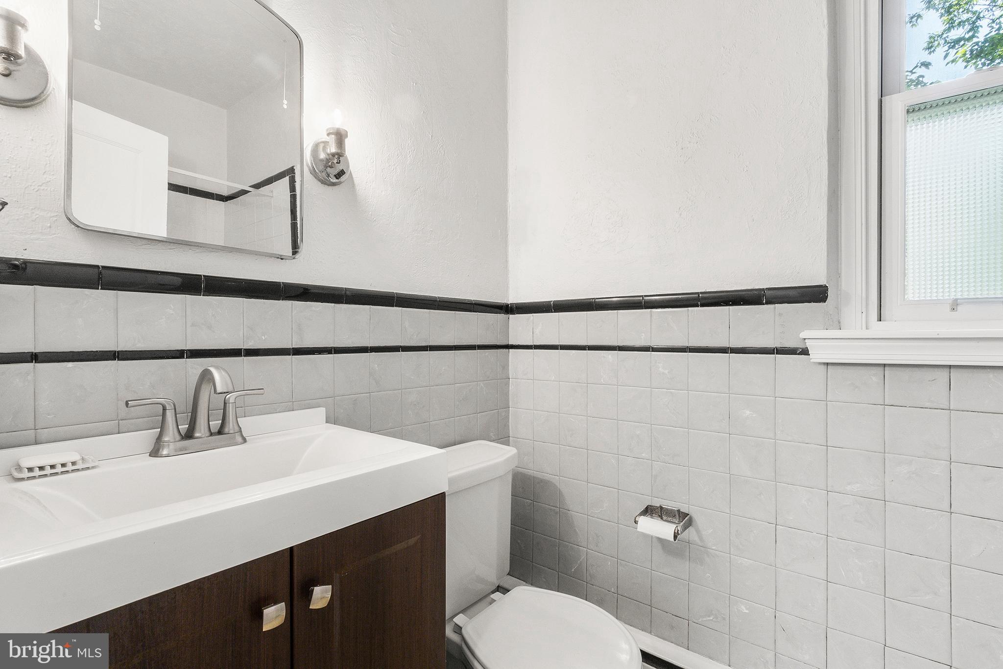912 Rydal Road Jenkintown, PA 19046 - Photo 22 of 33 Guest House Bathroom