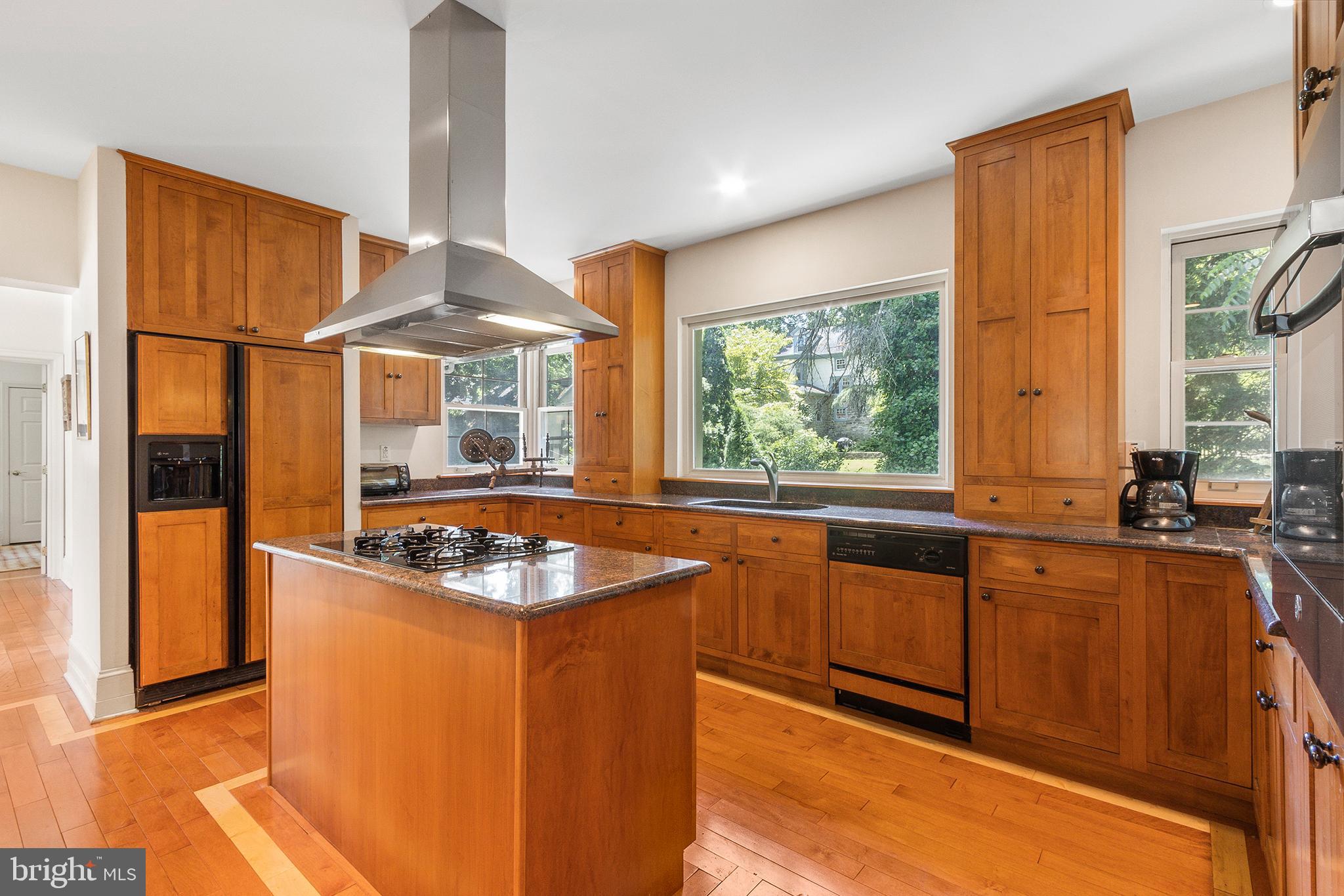 912 Rydal Road Jenkintown, PA 19046 - Photo 8 of 33