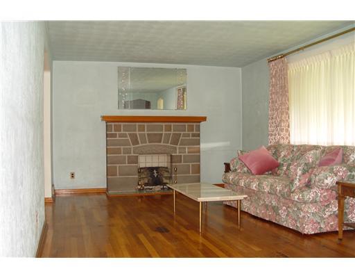 956 McCoy Road McKees Rocks, PA 15136 - Photo 7 of 18 Living Room. Looking in from the outside, you would not expect a room this big