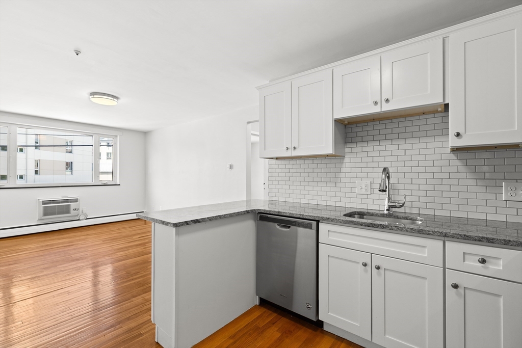121 Warren Street, Unit 4 Watertown, MA 02472 - Photo 6 of 21