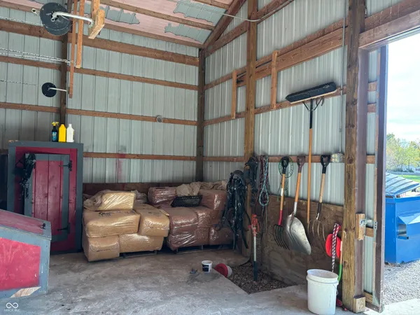$365,000 | 7710 East 720th Street South, Carbon, IN 47837