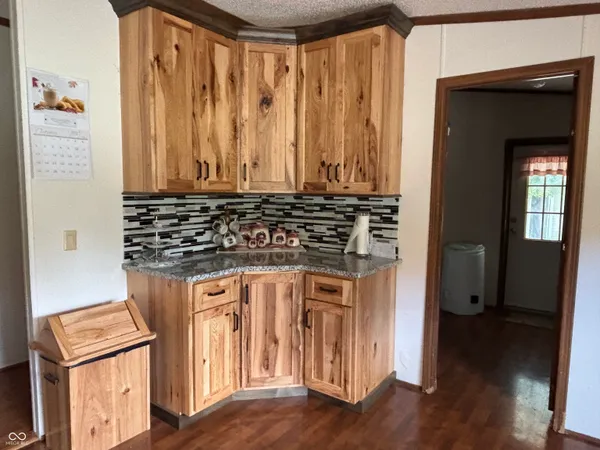 $365,000 | 7710 East 720th Street South, Carbon, IN 47837