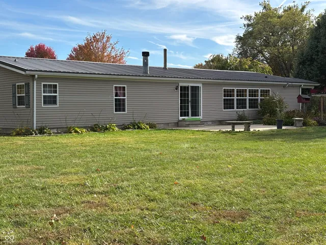 $375,000 | 7710 East 720th Street South, Carbon, IN 47837