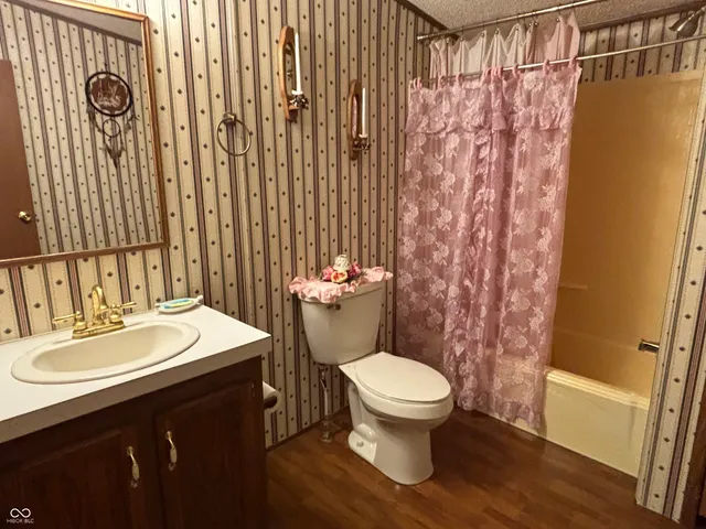 $375,000 | 7710 East 720th Street South, Carbon, IN 47837