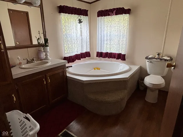 $375,000 | 7710 East 720th Street South, Carbon, IN 47837