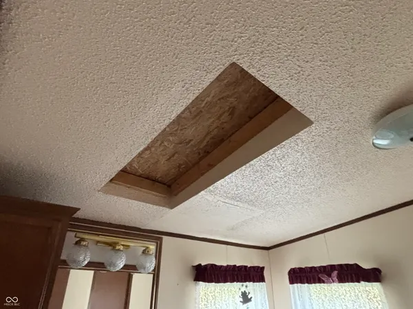 $365,000 | 7710 East 720th Street South, Carbon, IN 47837