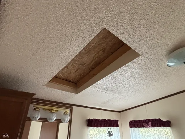 $375,000 | 7710 East 720th Street South, Carbon, IN 47837