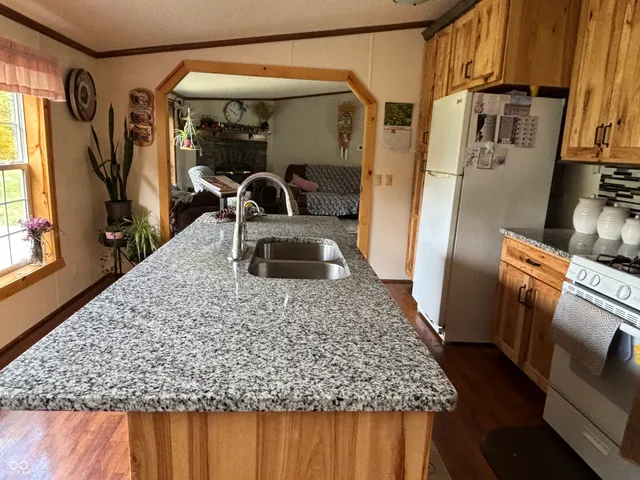 $375,000 | 7710 East 720th Street South, Carbon, IN 47837