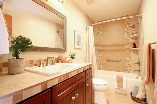 $895,000 | 8209 South Kearney Street, Centennial, CO 80112